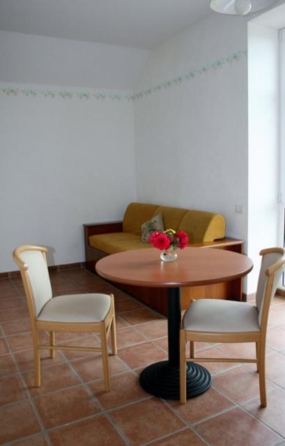 Les Logis Du Hallay * La Haie-Fouassiere